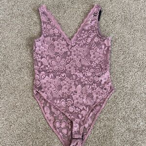 NWT Peach Love Bodysuit, size M